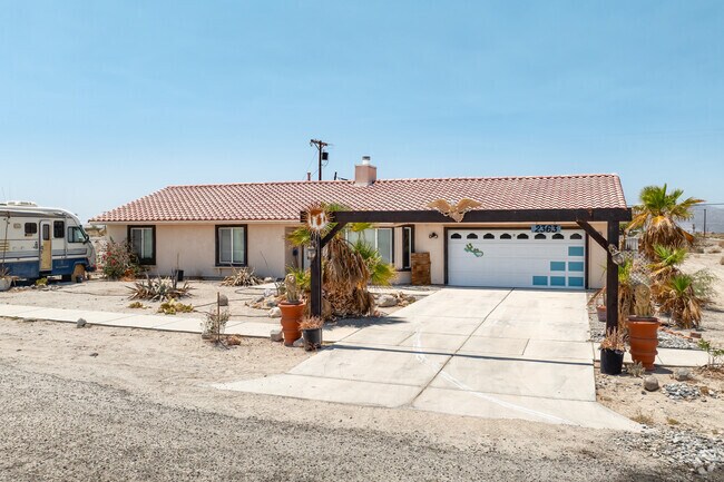 Each home in Salton City feels like its own retreat, with surrounding land separating it from the next neighbor.