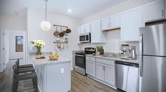 8775 W 9 Mile Rd, Oak Park, MI 48237