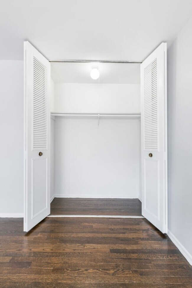 6021 N Winthrop Ave unit 405, Chicago, IL 60660 - photo 6