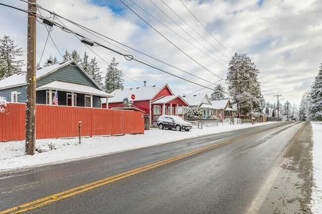 Most of Ravensdale's housing is single-family, and many homes are of the craftsman variety.