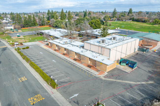 There is plenty of parking at Albert Schweitzer Elementary School.