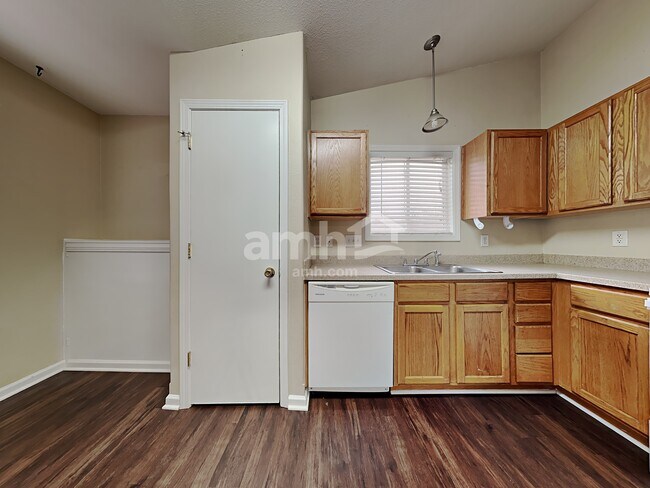 424 Meredith Way, Winston-Salem, NC 27107 - photo 3