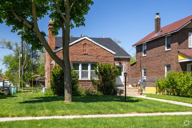 Ambridge Mann has plenty of homes with mature trees on the property.