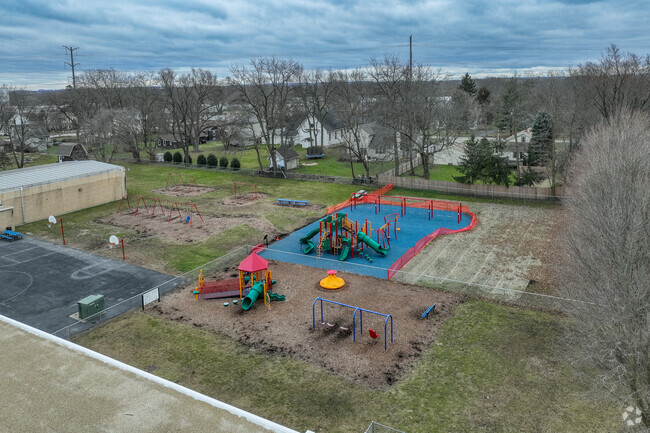 Bristol Grade School has a 4.7/5 school review.