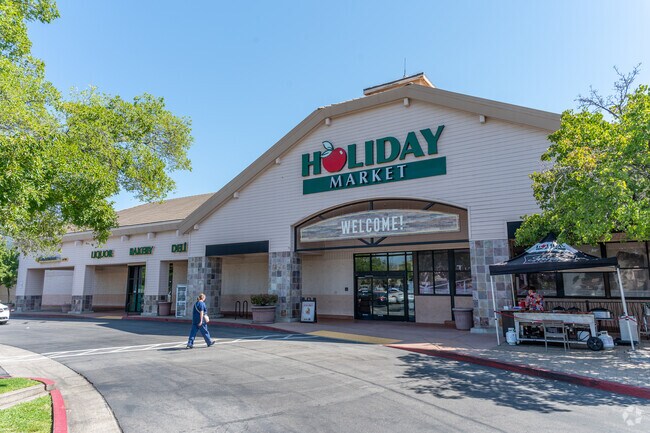 Holiday Market has fresh groceries available in Ridgeview.