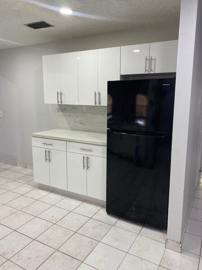 3404 Sheraton Place, Miramar, FL 33025 - photo 2