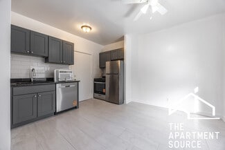 1319.5 W Estes Ave Unit 22, Chicago, IL 60626