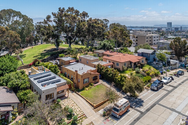 Many homes in Grant Hill enjoy a fabulous view of San Diego.