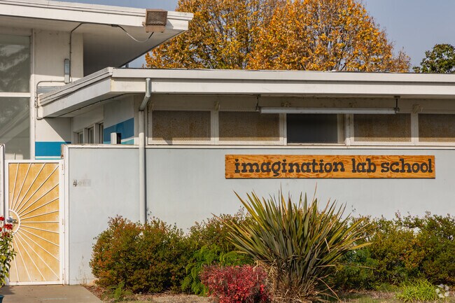 Imagination School is rated an A- by Niche.com!