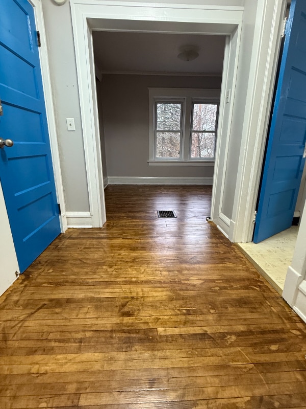 1201 N 7th Ave E unit Upstairs floor, Duluth, MN 55805 - photo 3