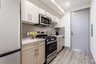 1039 S Hobart Blvd, Los Angeles, CA 90006