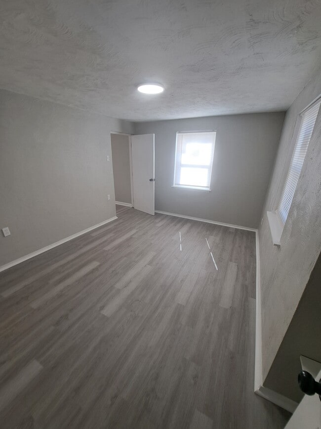 326 Church Ave, Pittsburgh, PA 15210 - photo 4