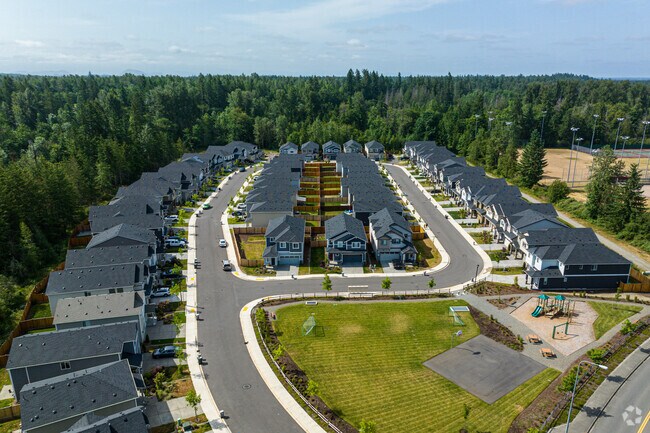 This small community of newer homes is close to Lake Morton-Berrydale Covington, WA.
