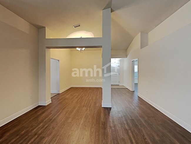 10710 Standing Stone Dr, Wimauma, FL 33598 - photo 4