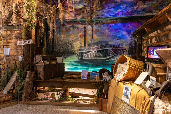 Learn the history around Minden, from the Caddo Indians to the present at   Dorcheat Museum.