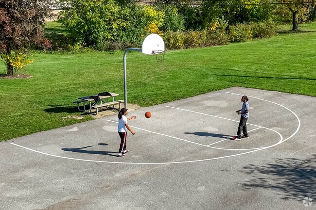 Brewer Park offers playgrounds and basketball courts in Mount Vernon Park.