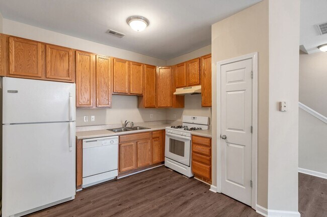 5110 Neuse Commons Ln, Raleigh, NC 27616 - photo 4