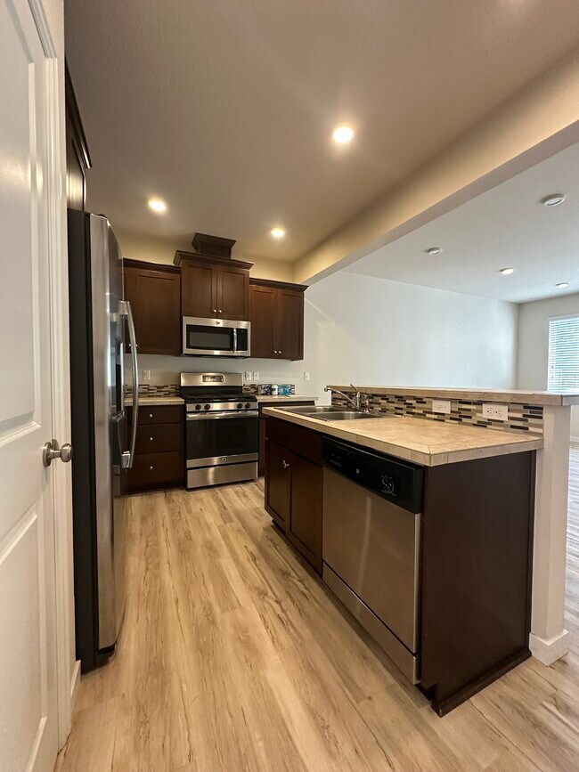 17634 SW Devonshire Way, Sherwood, OR 97140 - photo 4