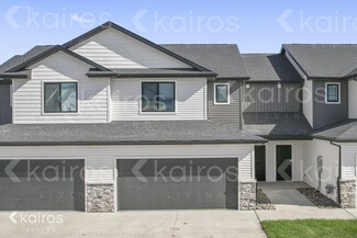 6915 Bluebell Ct, Johnston, IA 50131