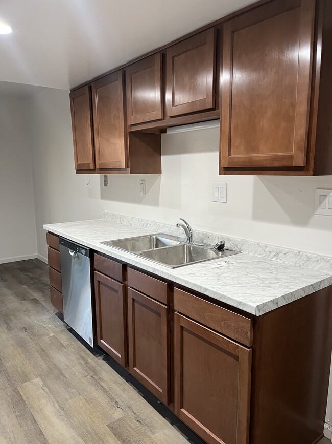 Colonial Crest Apartments, Muncie, IN 47304 - photo 5