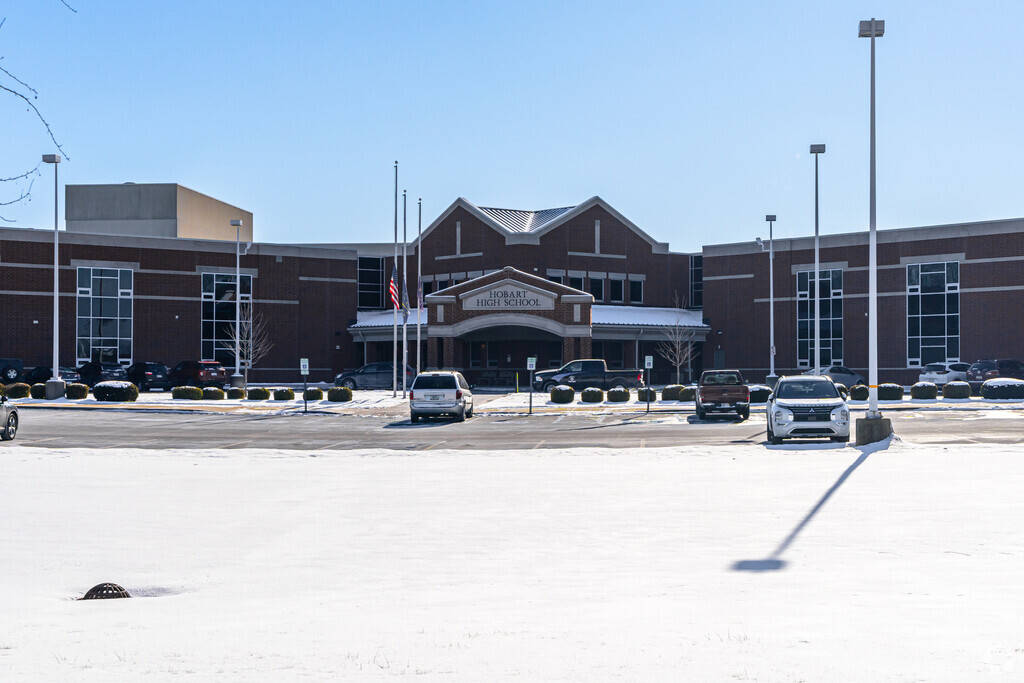 Hobart High School has 1,306 students with a student-teacher ratio of 20 to 1.