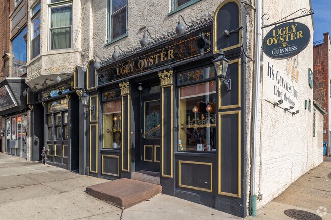 Ugly Oyster Drafthaus south of Reading Center City is a popular Irish tavern.