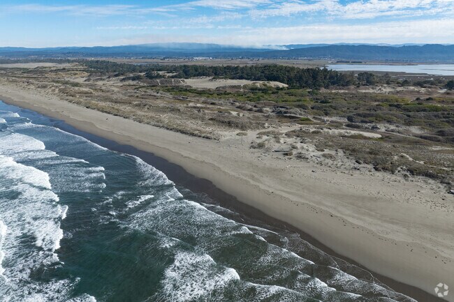 Enjoy the Pacific Coast next to Greenview-Windsong at Humboldt Beach.