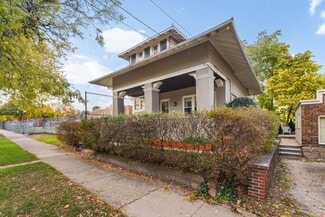 127 Trowbridge St NE, Grand Rapids, MI 49503