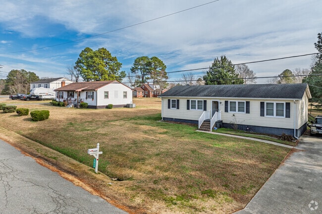 Ranch-style homes are common throughout Rushmere.
