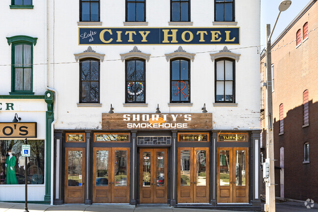 Enjoy award-winning BBQ in the charm of Waterloo’s Old City Hotel at Shorty’s Smokehouse.