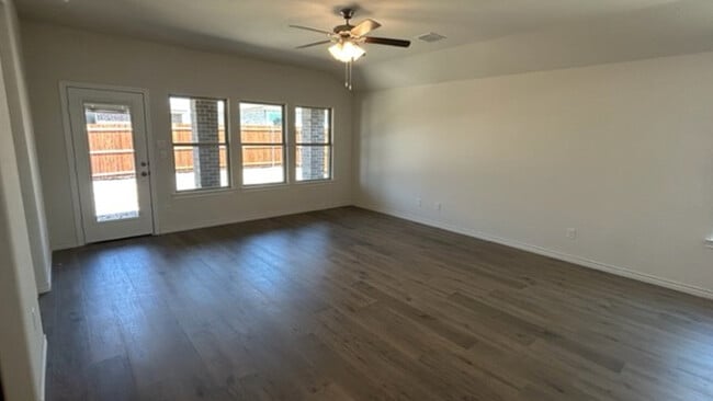 1331 Taggart St, Royse City, TX 75189 - photo 3