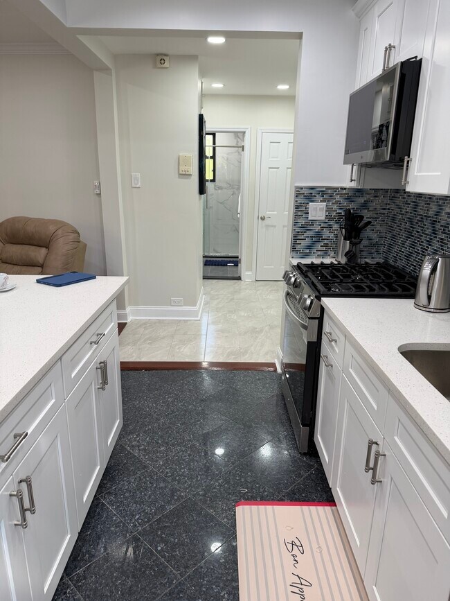 7713 Ditmars Blvd unit 1, East Elmhurst, NY 11370 - photo 5