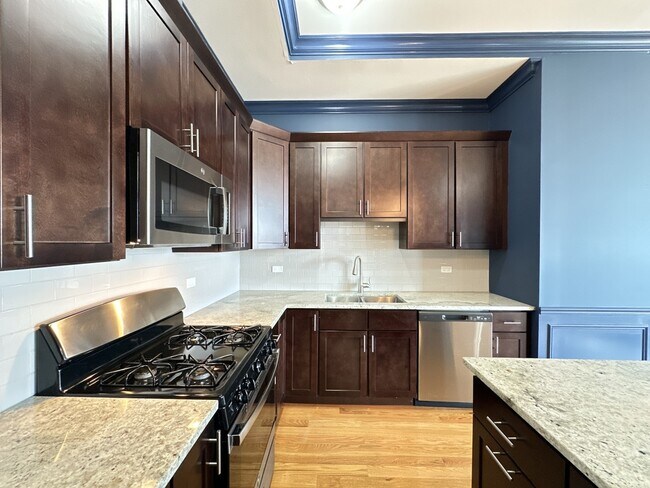 520 N Western Ave unit J00P, Chicago, IL 60612 - photo 5