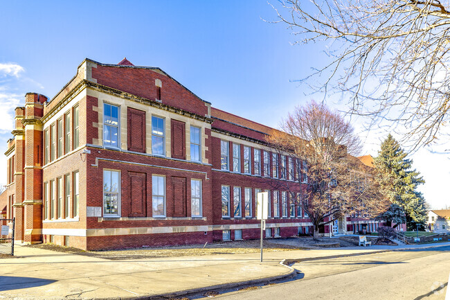Calestar Elementary is very convenient for Omaha families.