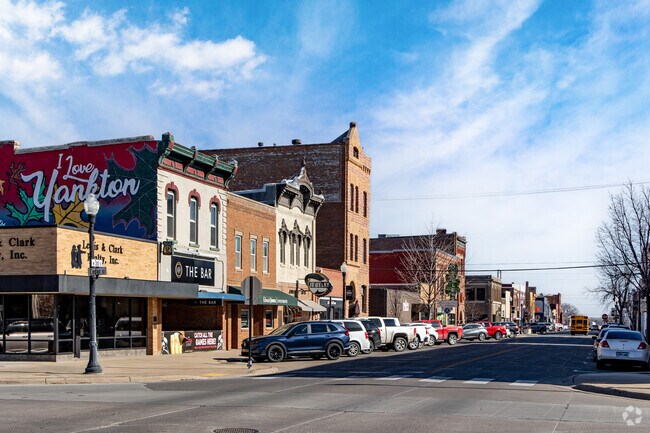 Yankton's local shops, resturants and community spaces live in the Meridian District.