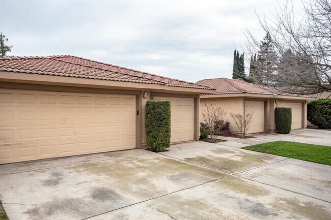 Hahn Triplexes, Modesto, CA 95356 - photo 3