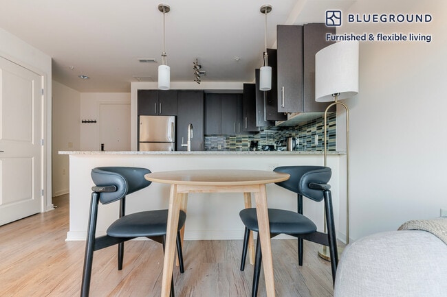 1128 N Irving St unit FL2-ID1145, Arlington, VA 22201 - photo 6