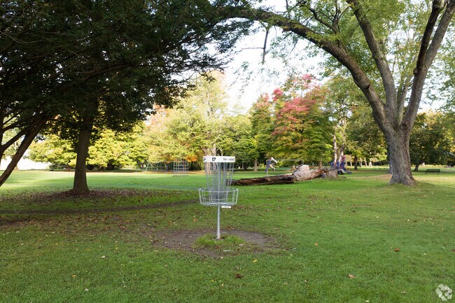 There is a full frisbee golf course at Prospect Park.