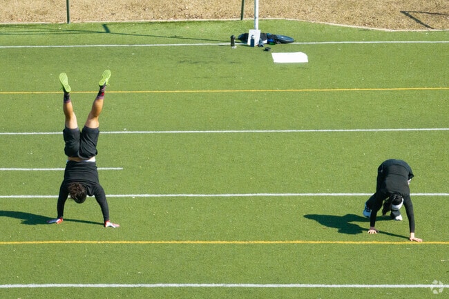 There are many ways to exercise in Oakland with a variety of green spaces and parks.