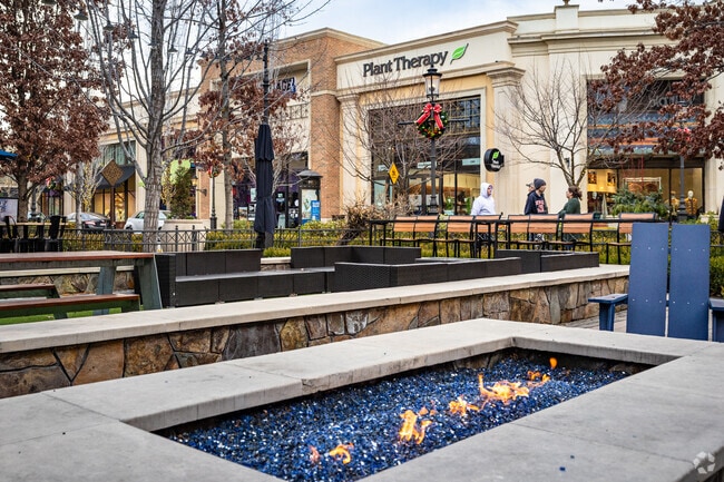 Enjoy the outdoor fire pit at Big Al's patio near West Boise.