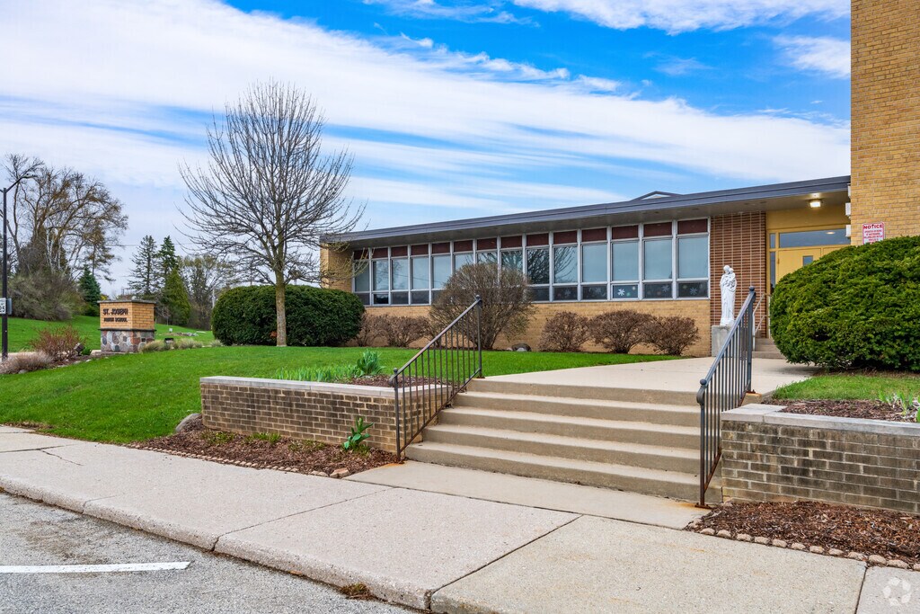 The Entry of St Joseph's Parish School in Grafton