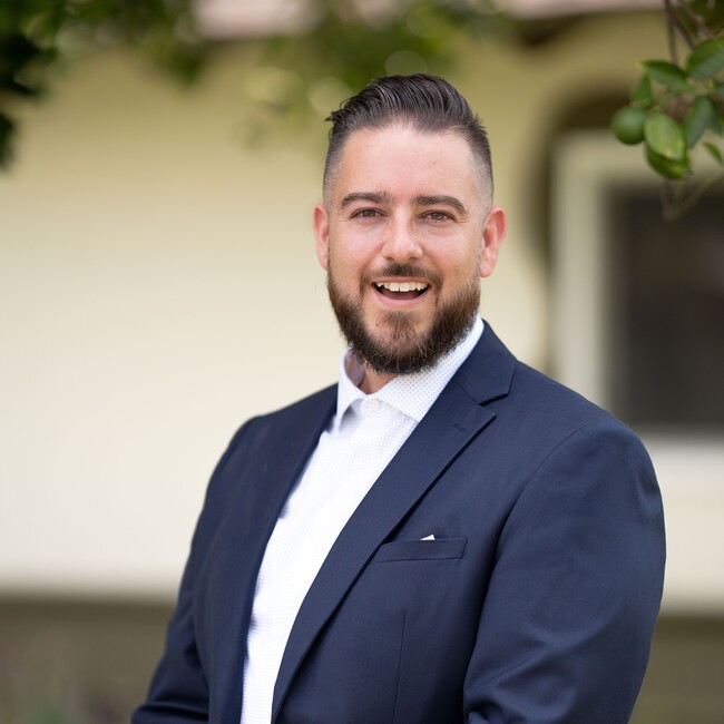 Agent Photo