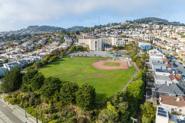 Mount Davidson Manor contains Aptos Park with a playground, baseball diamond, and tennis court.