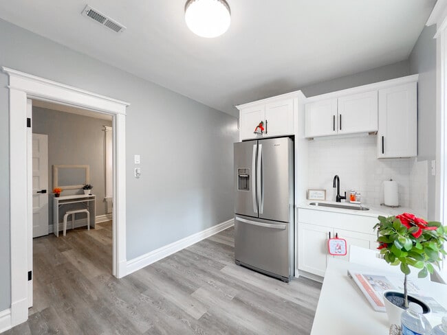 2041 W 23rd St unit 1, Chicago, IL 60608 - photo 4