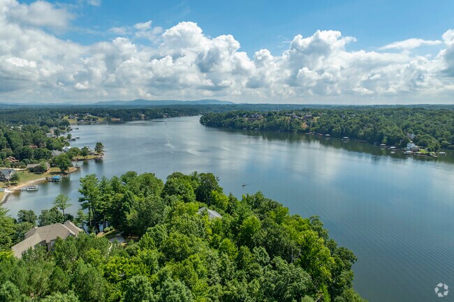 The massive and gorgeous Lake Hickory is a great local destination for Hickory residents.