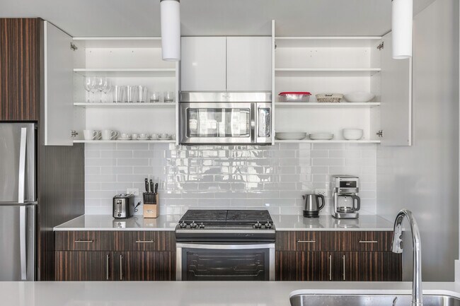 300 N Canal St unit FL4-ID1388, Chicago, IL 60606 - photo 5