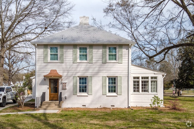 There are many single-family homes in the Downtown Trussville area.