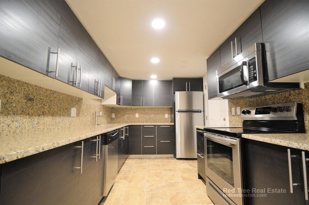 55 Thatcher St, Brookline, MA 02446 - photo 1