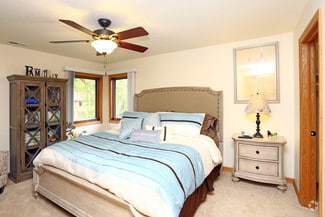 3241 86th St, Urbandale, IA 50322