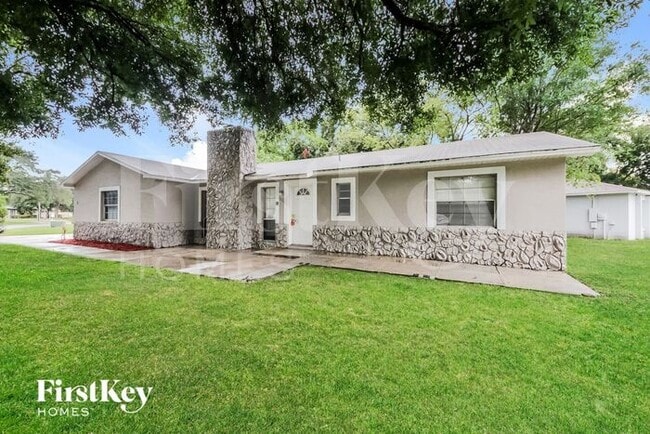 2390 Meadow Ln, Kissimmee, FL 34744 - photo 2